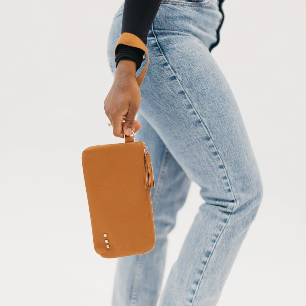 Pretty Simple Cardholder Clutch Camel