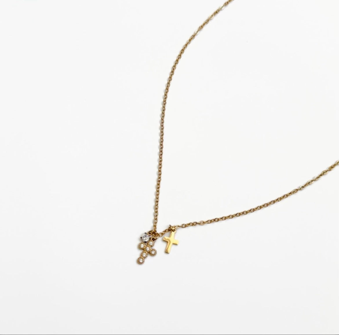 Pretty Simple Double Cross Necklace Gold
