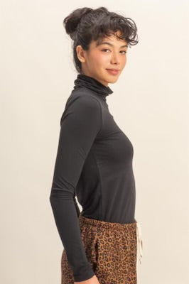 Nice & Cozy Turtleneck Top Black