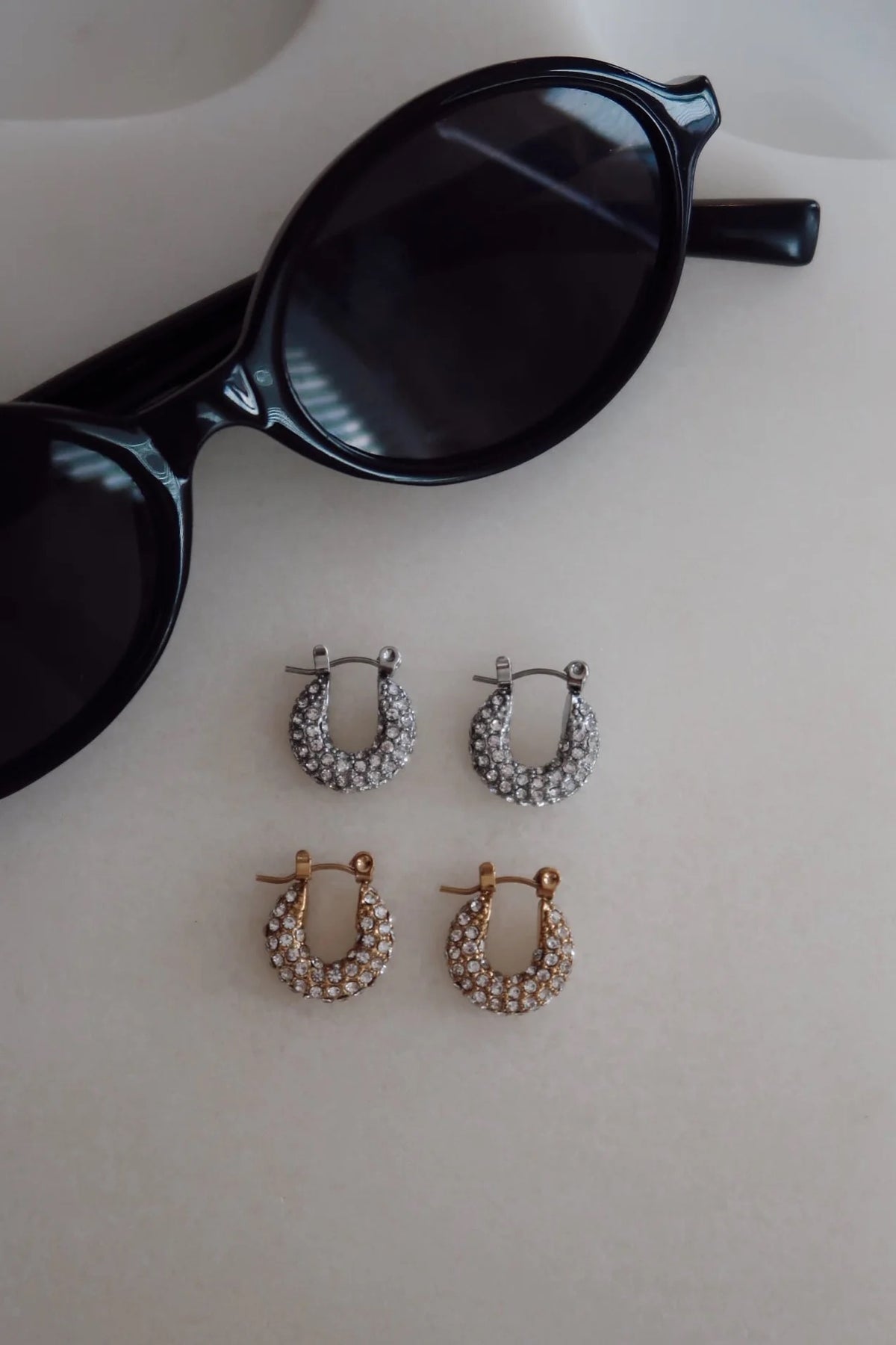 Chansuttpearls Rhinestone Hoops