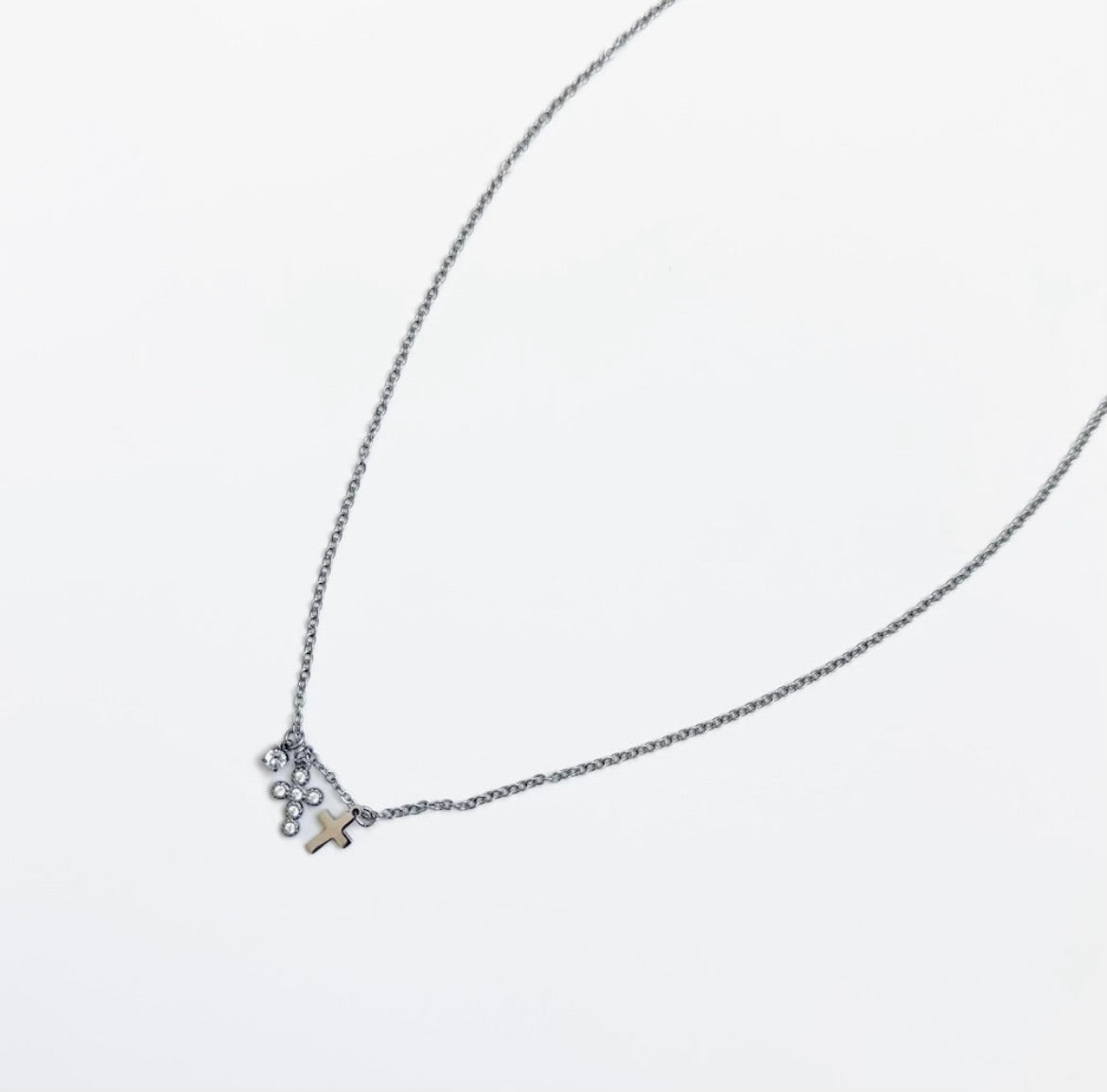 Pretty Simple Double Cross Necklace Silver