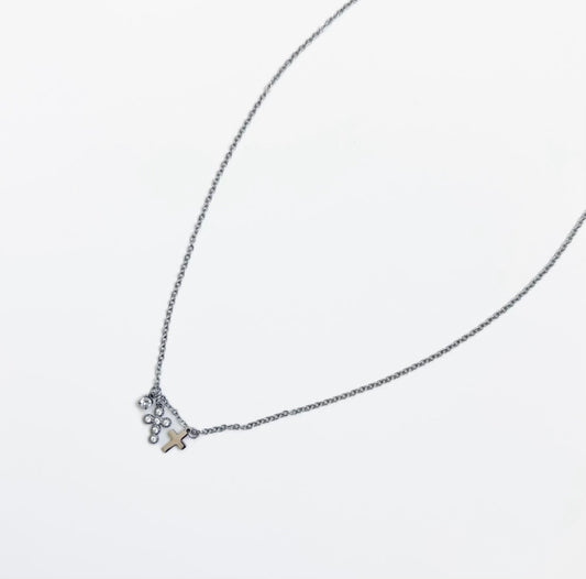 Pretty Simple Double Cross Necklace Silver