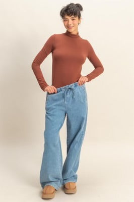 Mountainside Turtleneck Top Chestnut